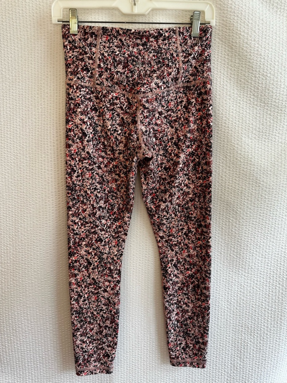 Athleta Elation Speckled Pink Red Black Cream 7/8 Tight Leggings Size: Small - Picture 2 of 8